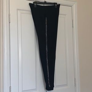 Suavé Tummy Control Leggings w Metal Design